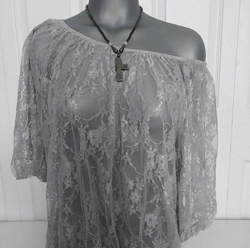 On/Off the Shoulder Gray Lace Top size L